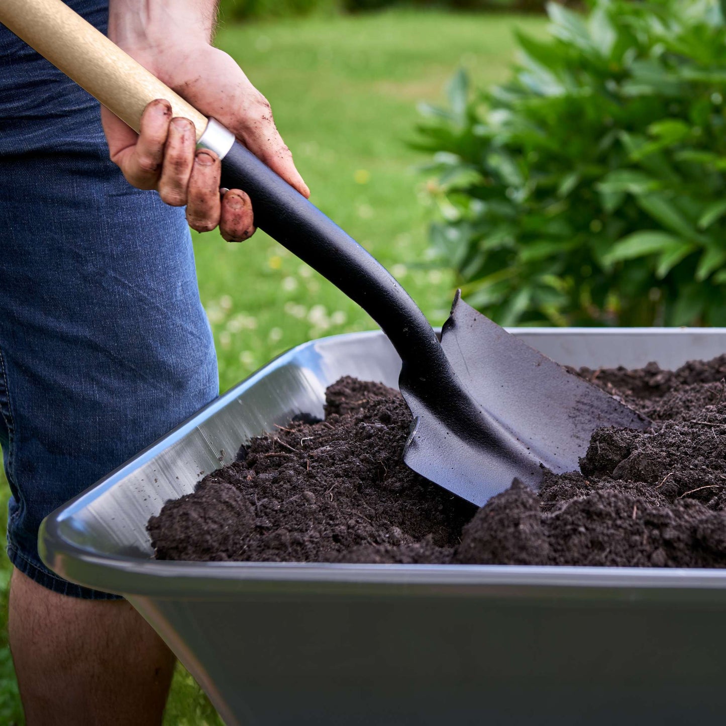 Brouette cuve en acier, 4 pieds cubes