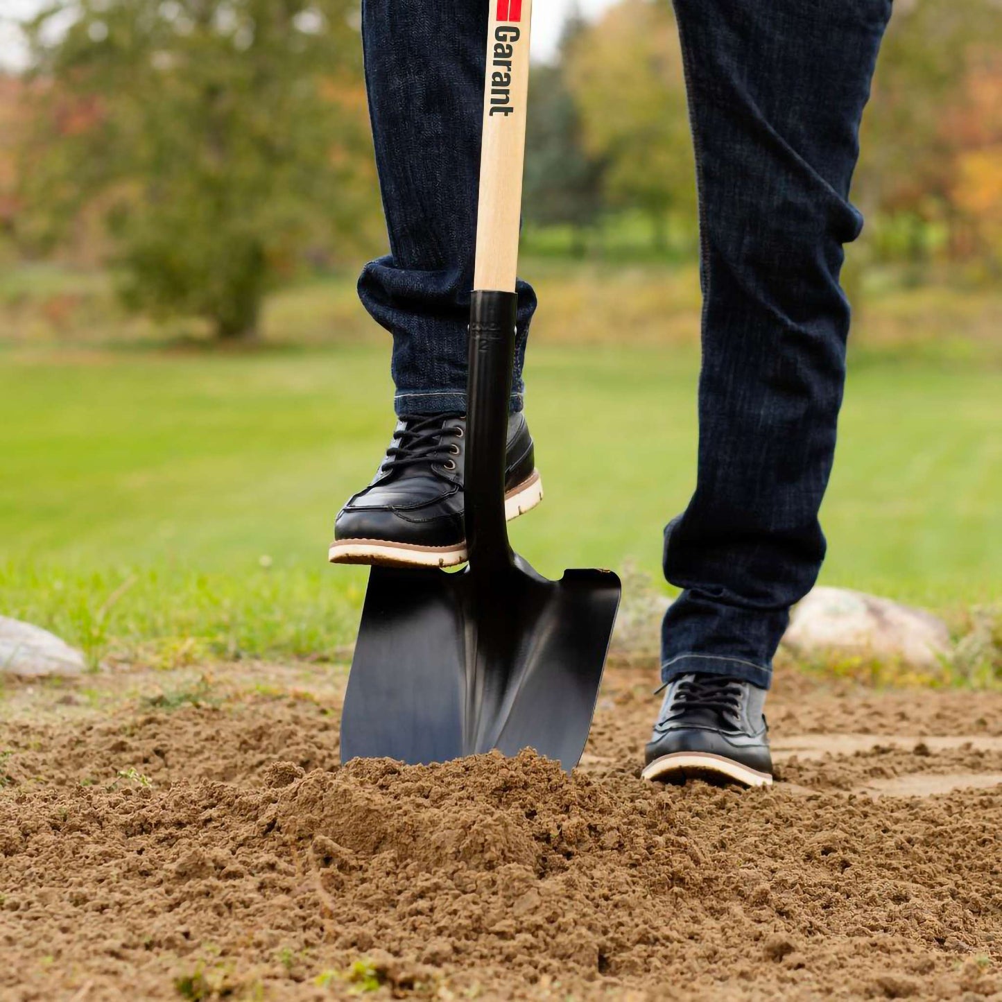 Round point shovel, long wood handle
