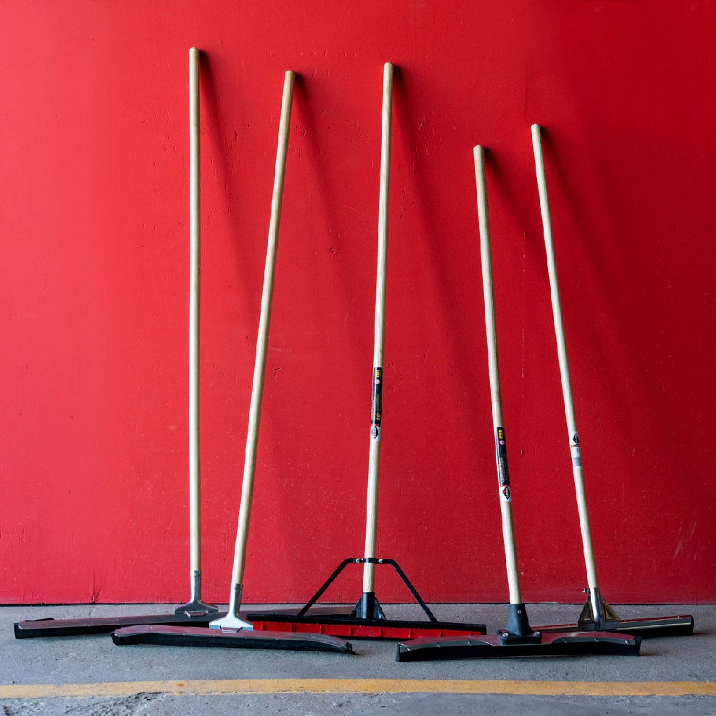 Floor squeegee, foam moss head, 30 inches