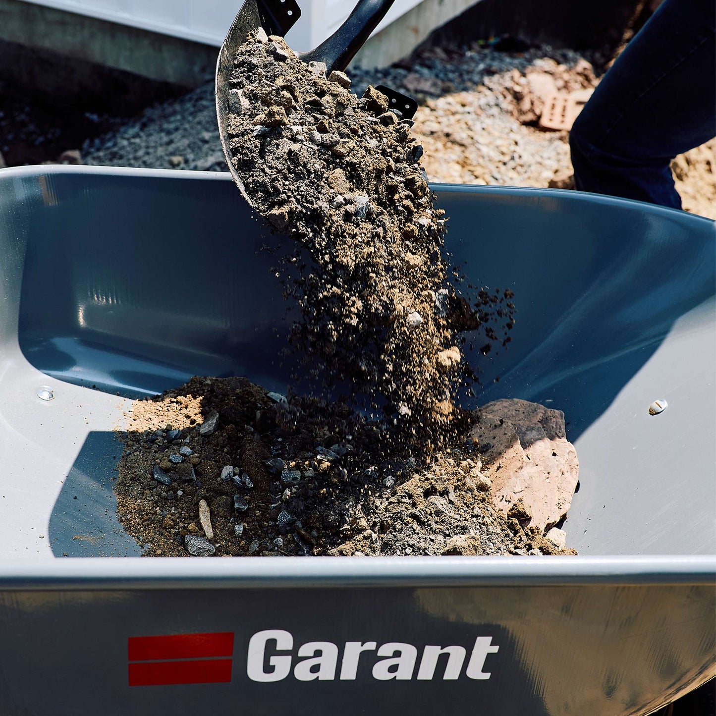 Round Shovel with D-grip