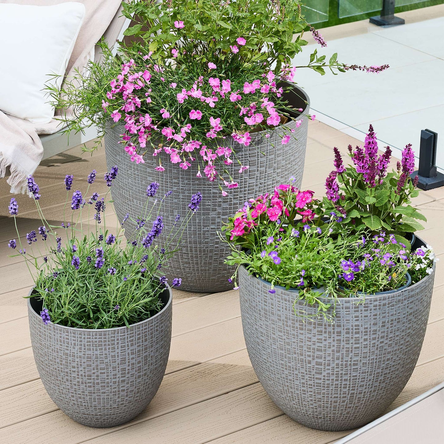 12’’ Riley Planter with fine line stone effect