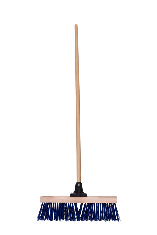 Stable push broom, 18", extra-stiff
