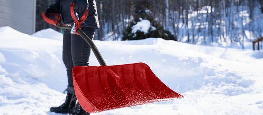Démystifier les matériaux des pelles à neige