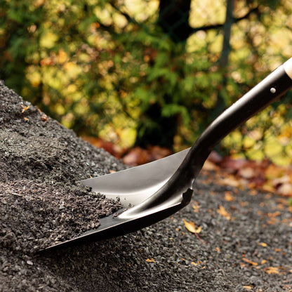 Garden spade, wood handle