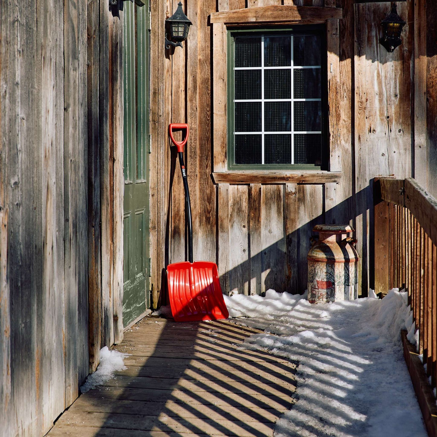 Snow shovel, ergo aluminum handle, 13.9" poly blade