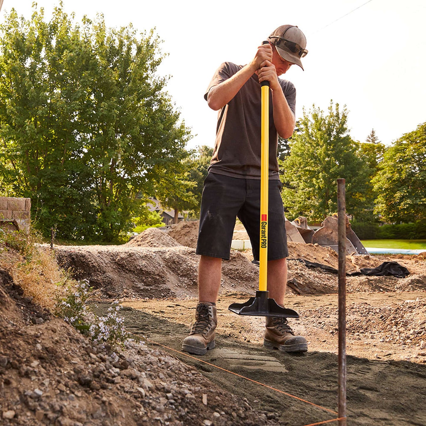 10" x 10" tamper, fiberglass handle
