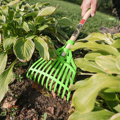 Shrub rake, short wood handle