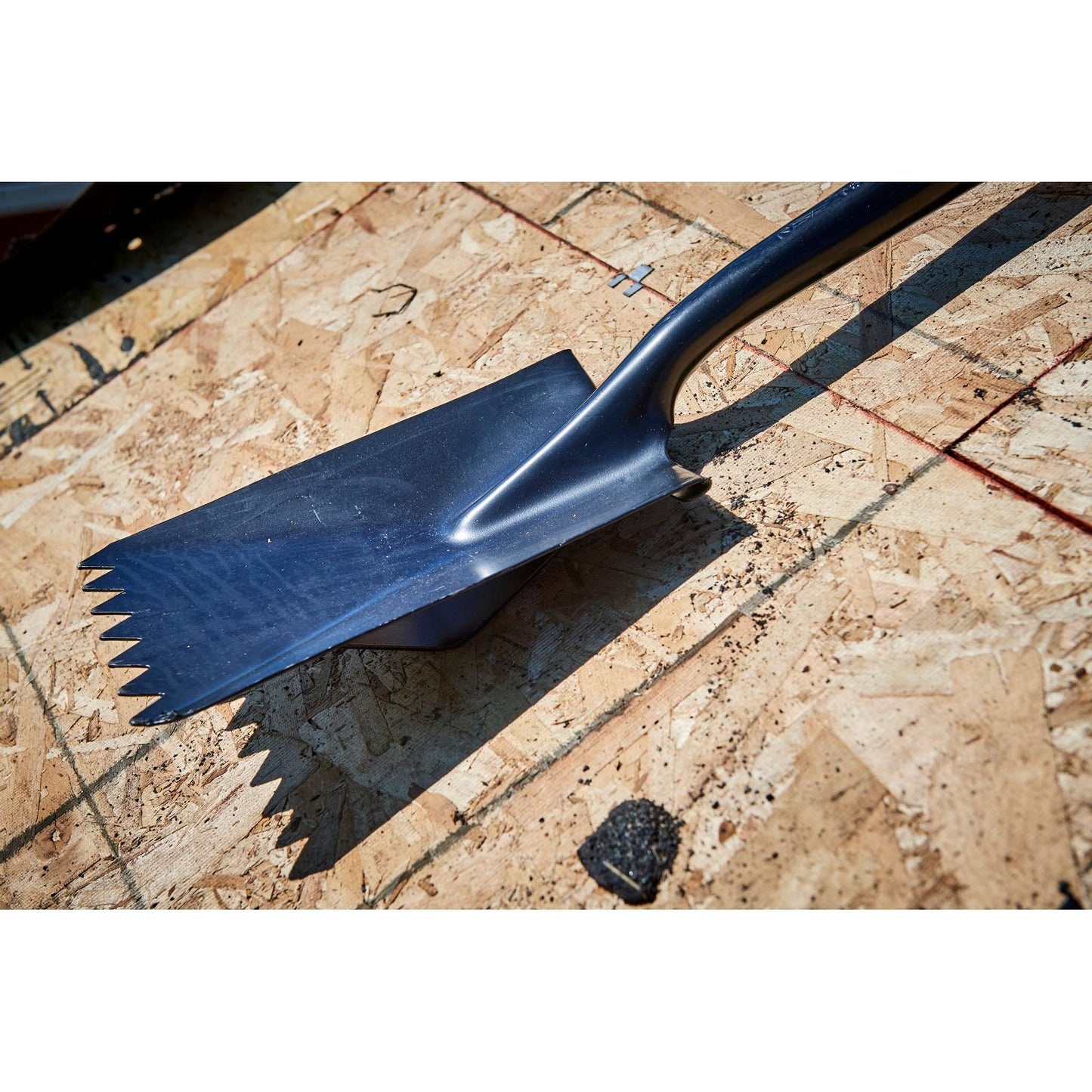 Pelle à bardeaux, manche en bois