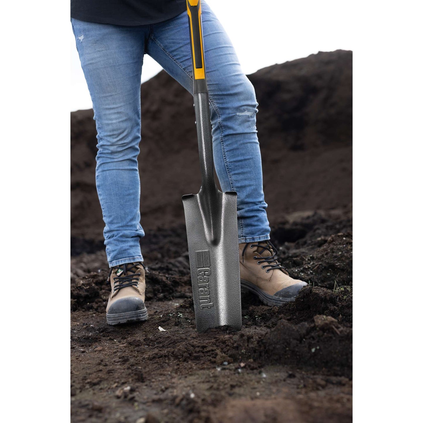 Drain spade, engineering resin