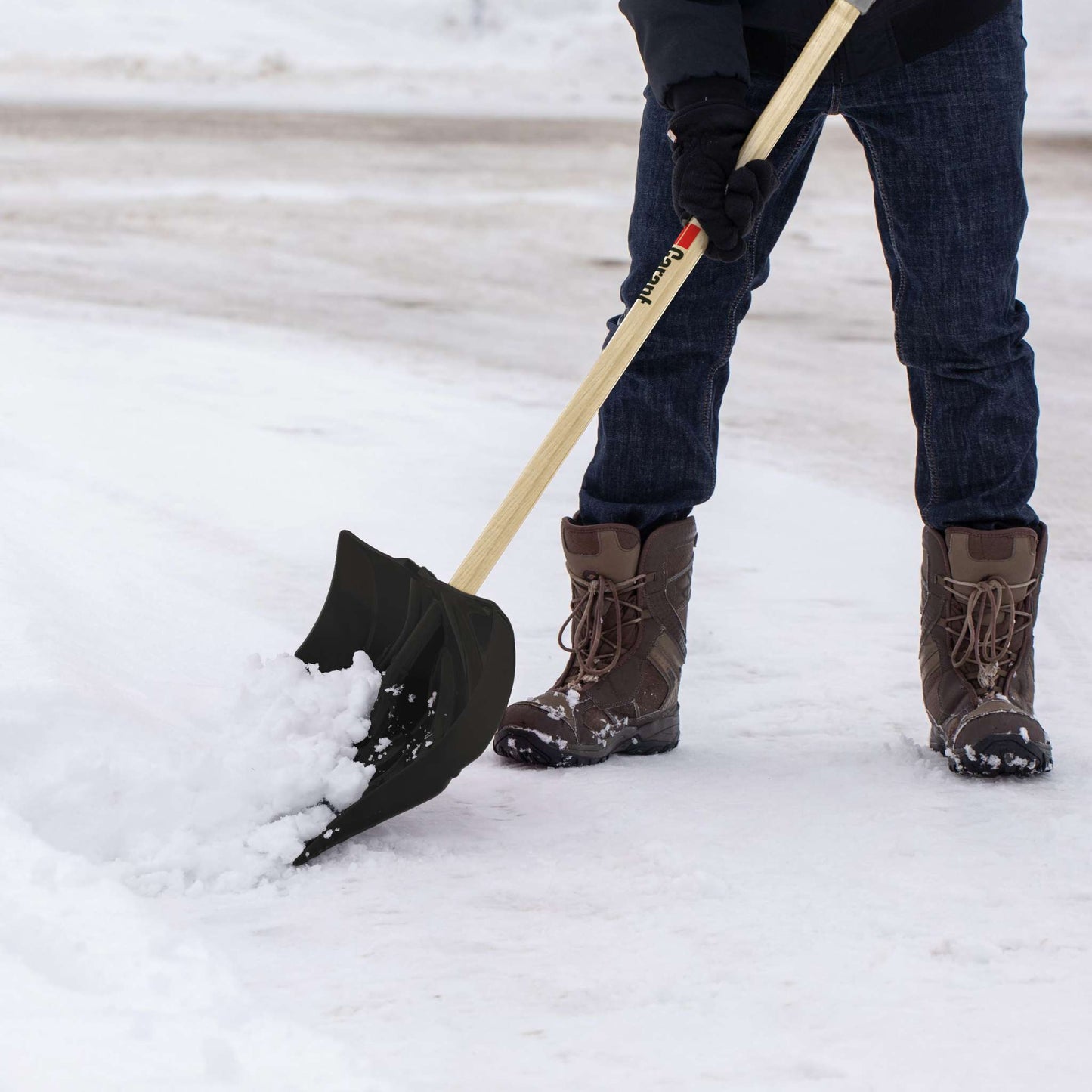 Snow shovel, 18" poly blade