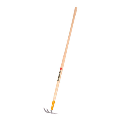 Cultivator combined with hoe