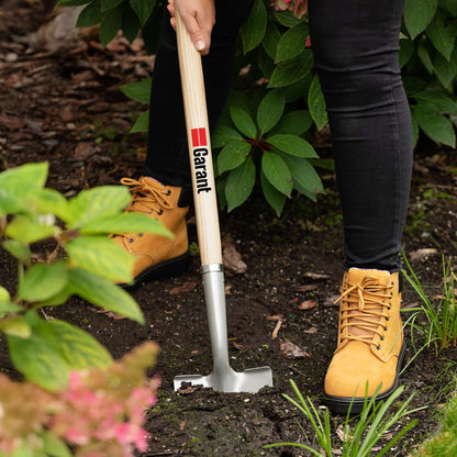 Round Point Tempered Steel Shovel with Long Handle
