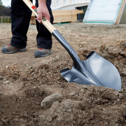 Round point shovel, wood handle, D-grip