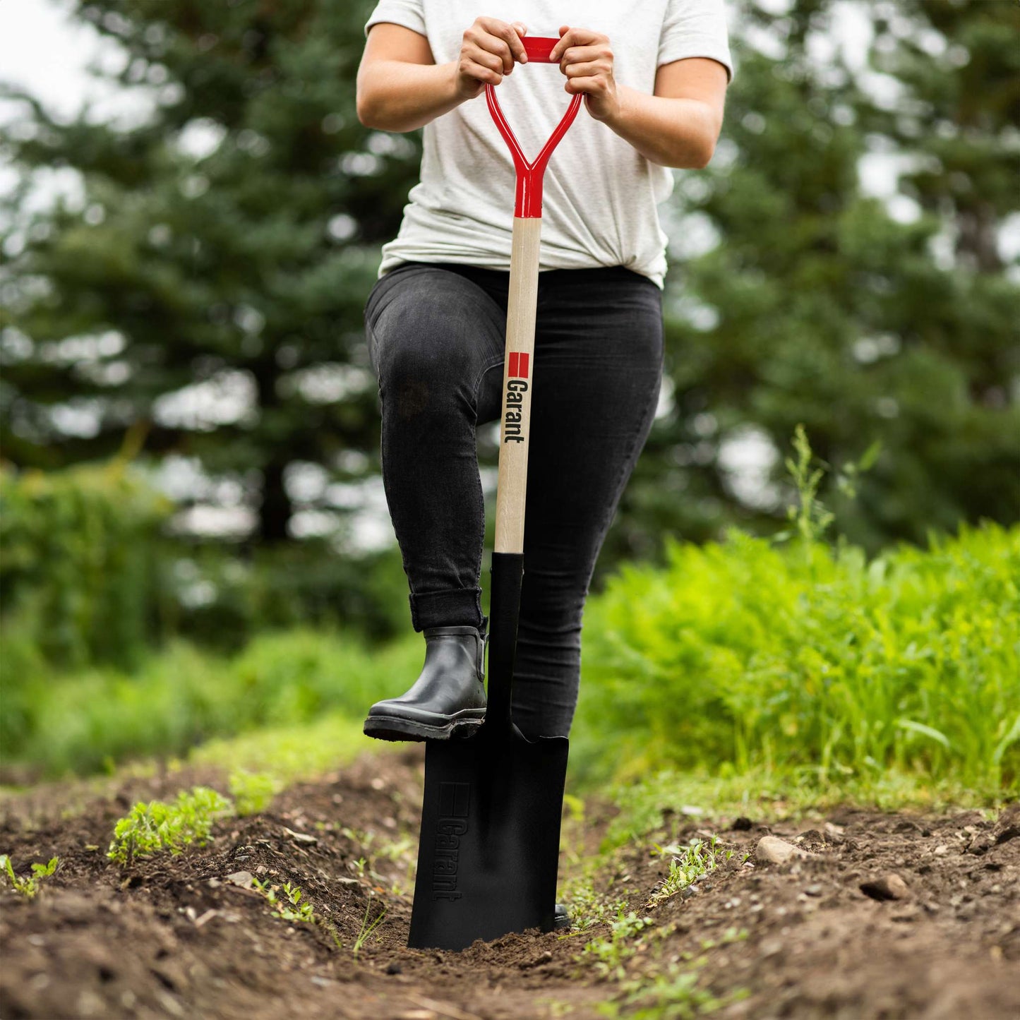 Garden spade, wood handle