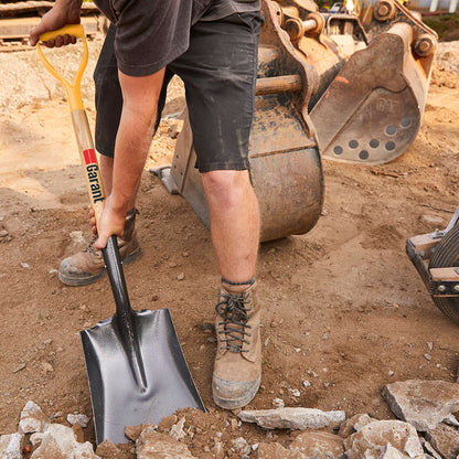 Square point shovel, wood handle, D-grip