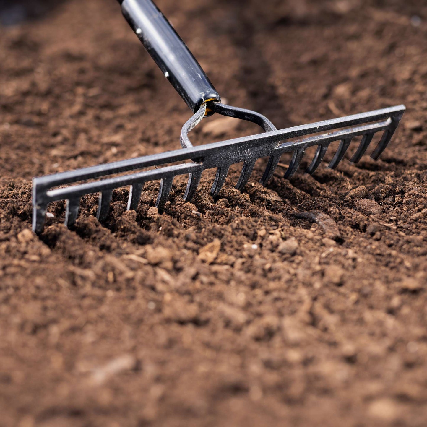 Level rake, engineering resin