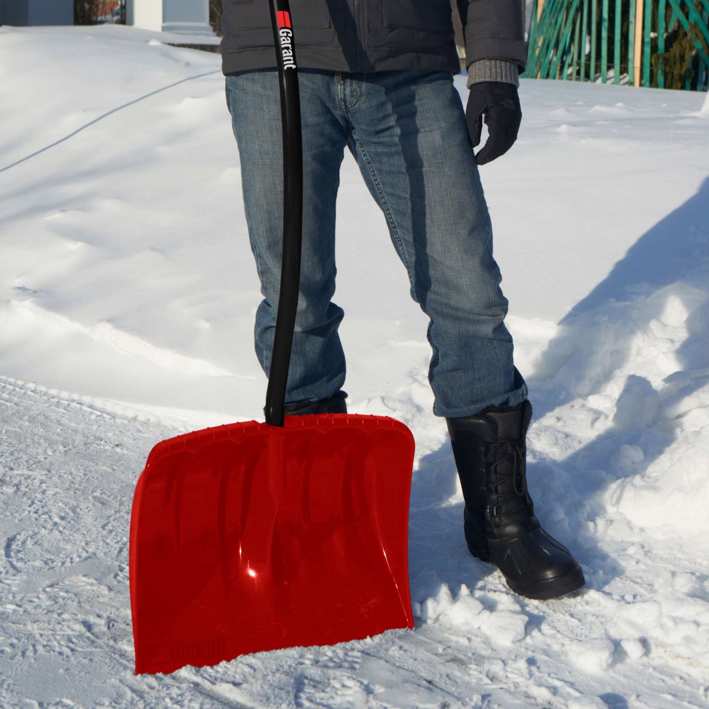 Snow shovel, ergo aluminum handle, 19" poly blade