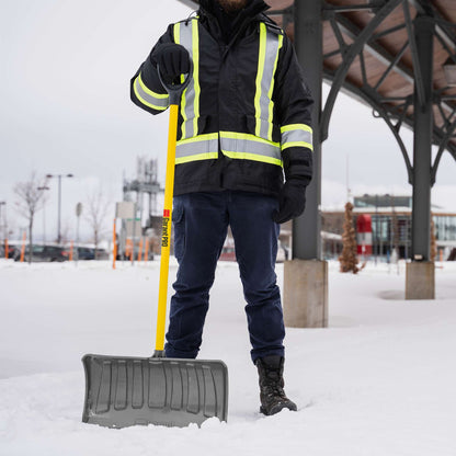 Pelle-grattoir à neige 21 po avec manche en fibre de verre