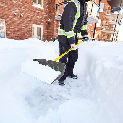 24" Snow Pusher with Fiberglass Handle