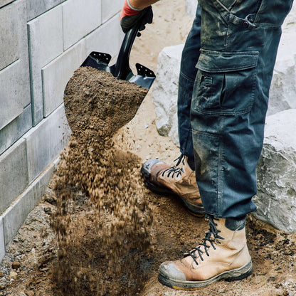 Round point shovel, wood handle, D-grip