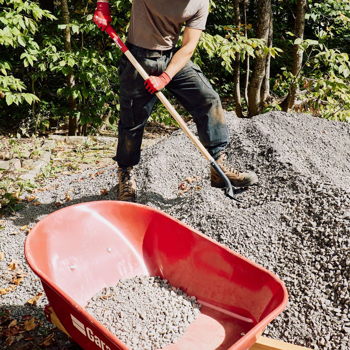Round point shovel, long wood handle