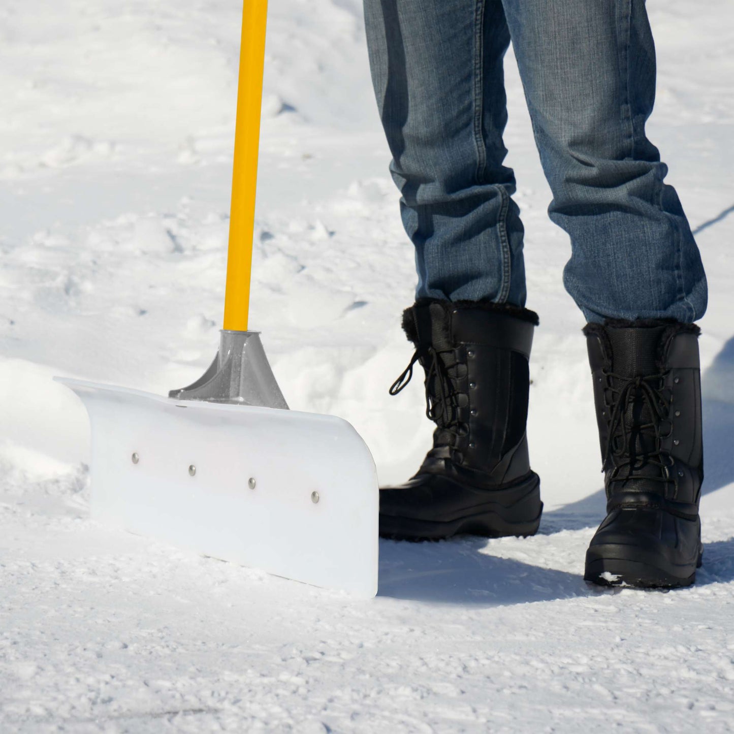 Grattoir à neige avec lame en UHMW 24 po