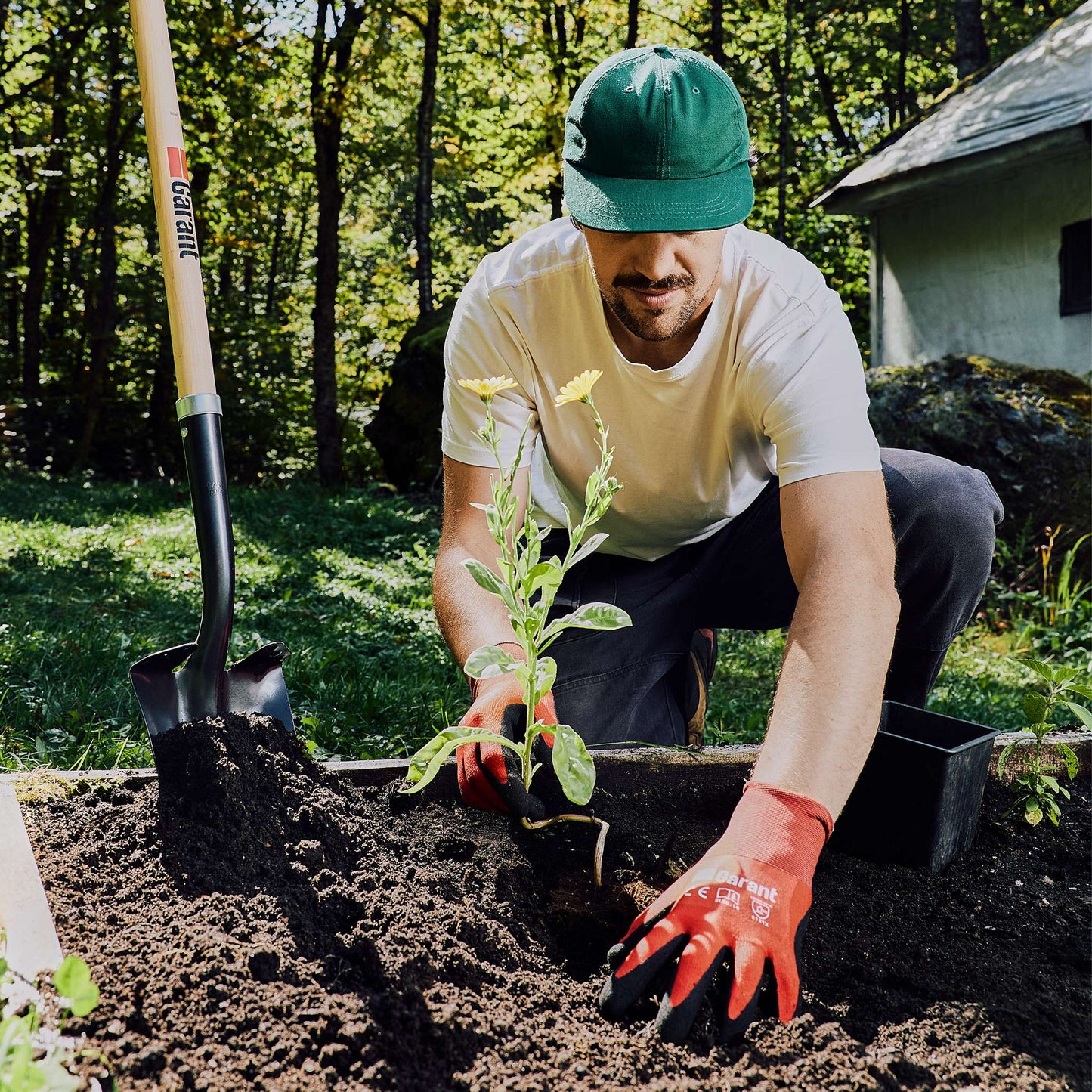 Garden spade, wood handle