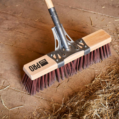 Street/stable broom 18", synthetic, wood hdle