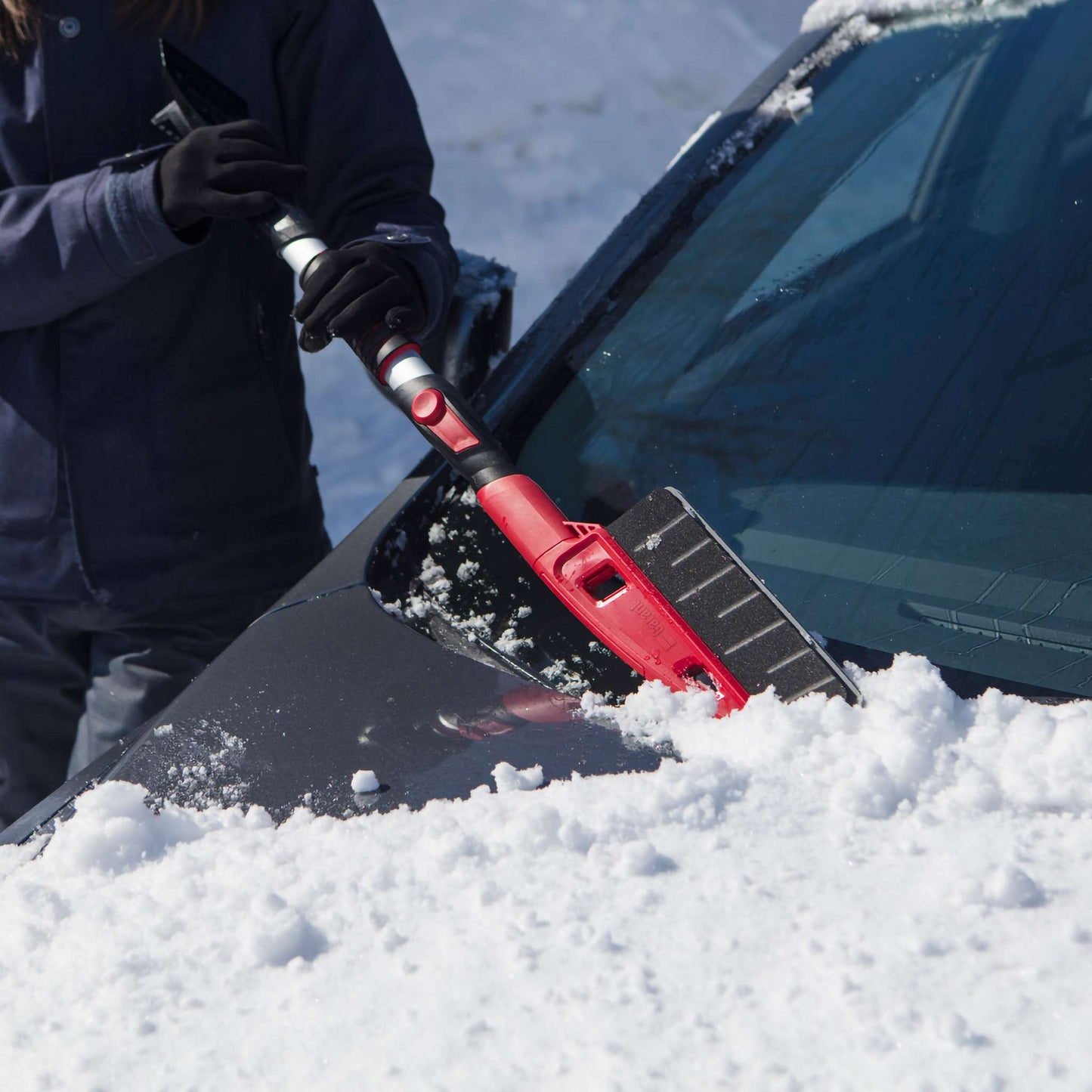Balai à neige anti-égratignures 45 po avec poignée en mousse