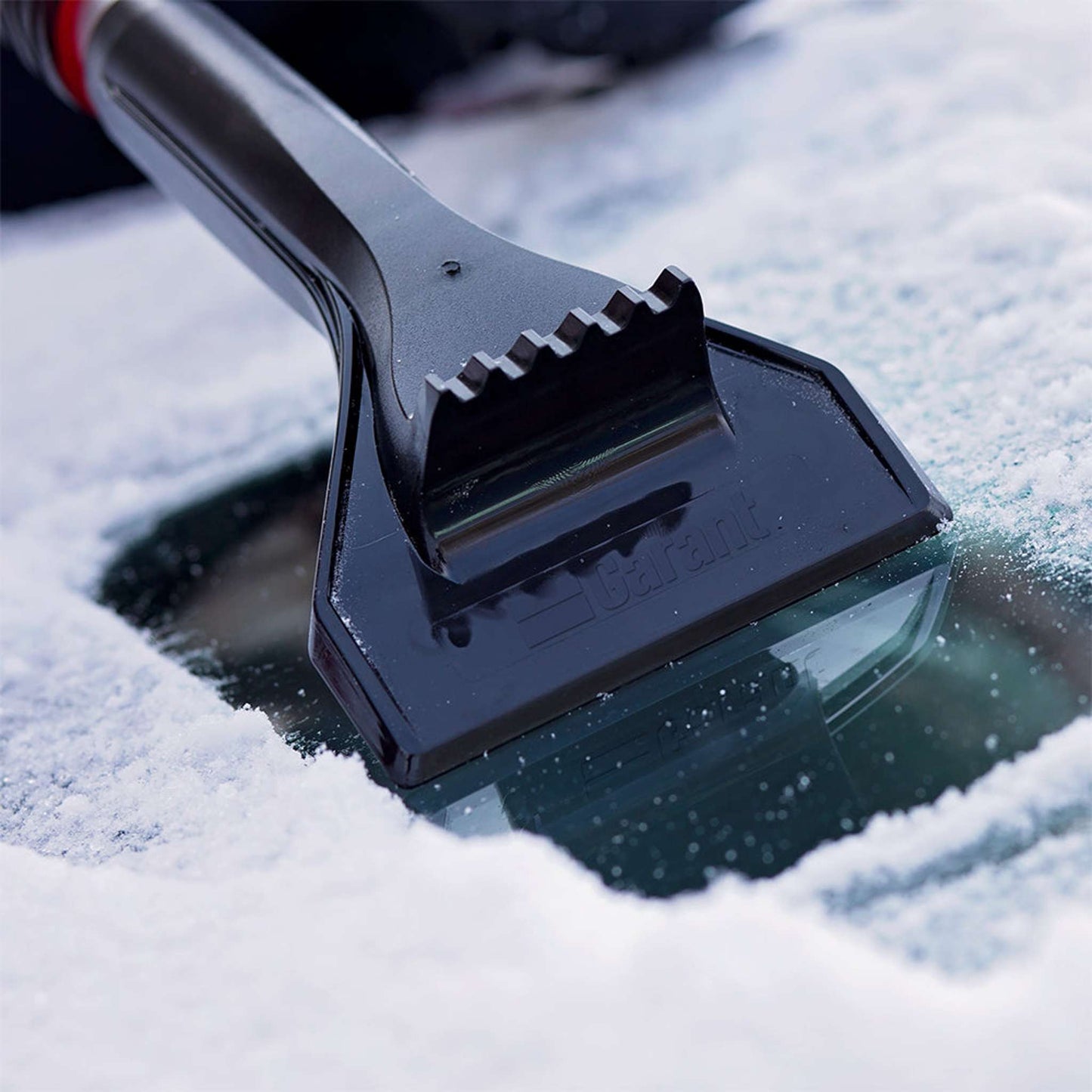 Scratch-free 63 in. telescopic snow brush