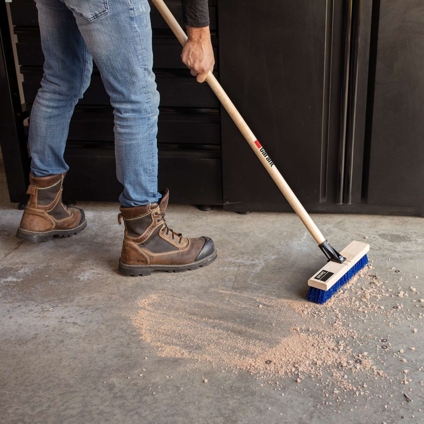 Deck brush, 12" head, synthetic bristles, wood hdle