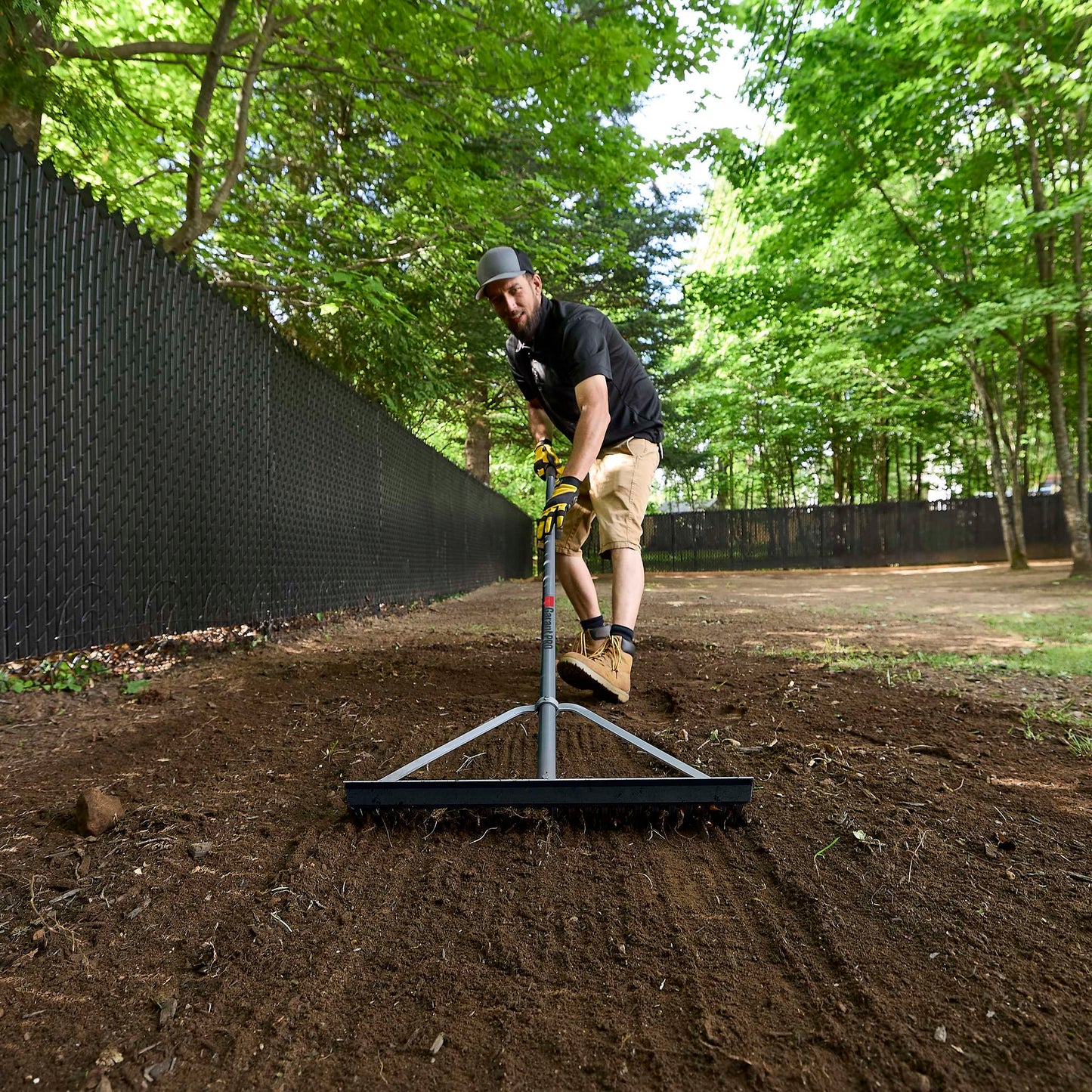 Râteau à niveler 24 po pour paysagiste