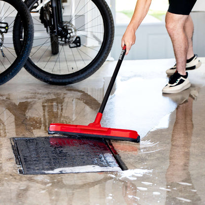 22" Curved Foam Squeegee with Scraper