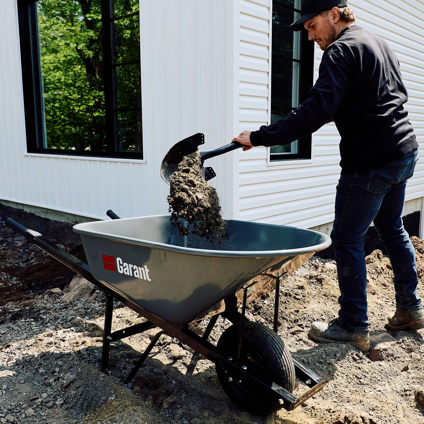 Pelle ronde avec poignée en D