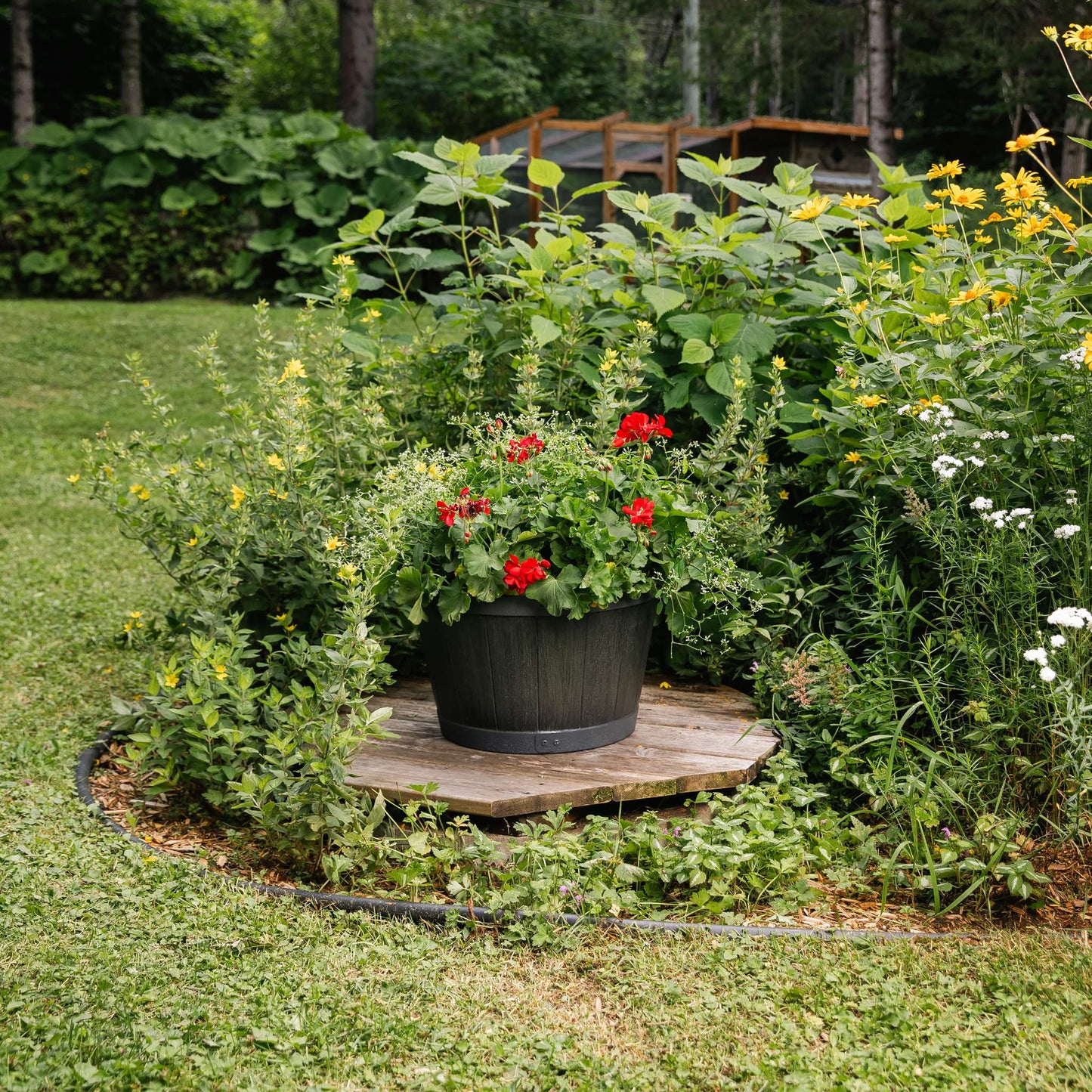 Jardinière Tennessee 18 po style baril avec effet bois