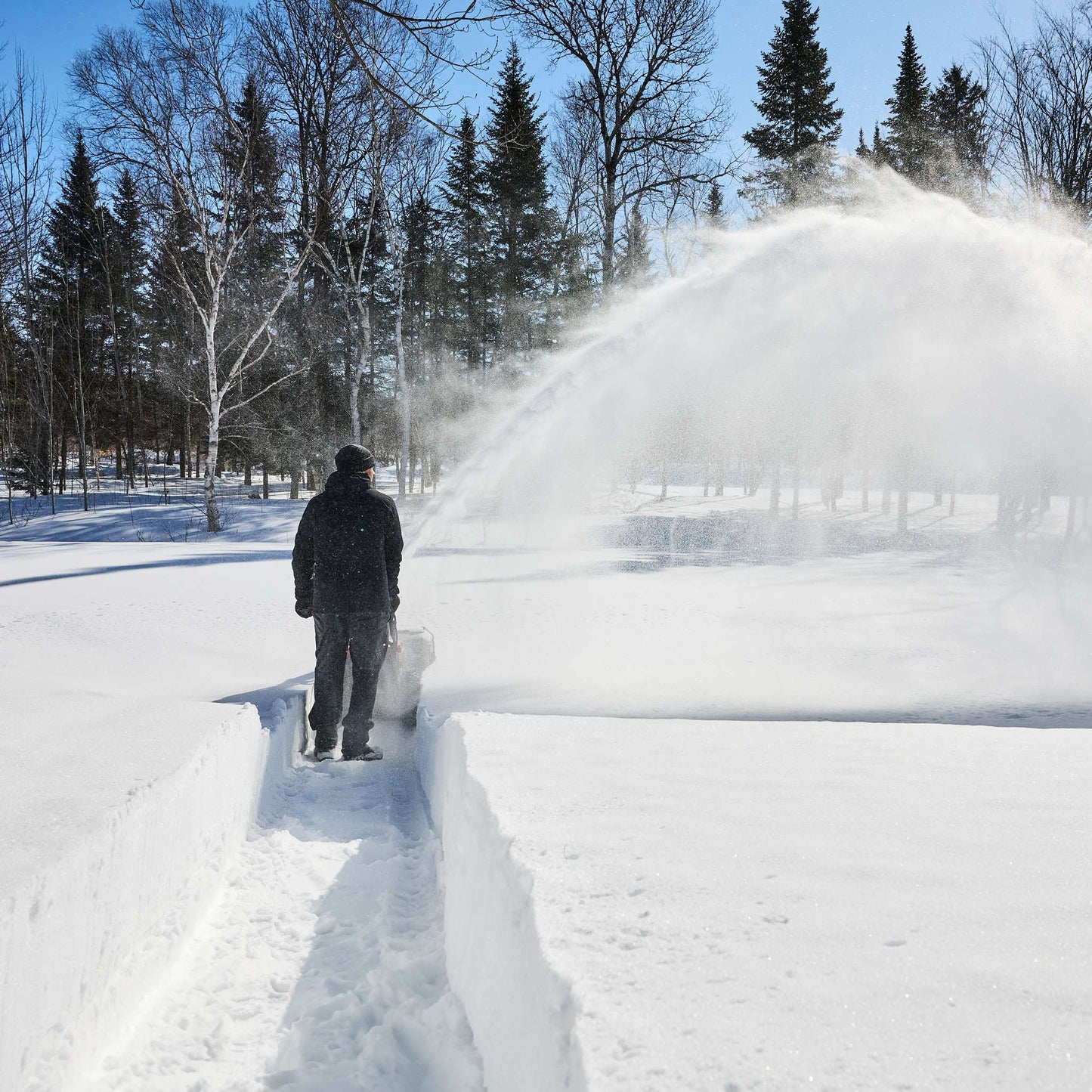 Souffleuse à neige électrique sans fil 24 po à 2 phases, autopropulsée
