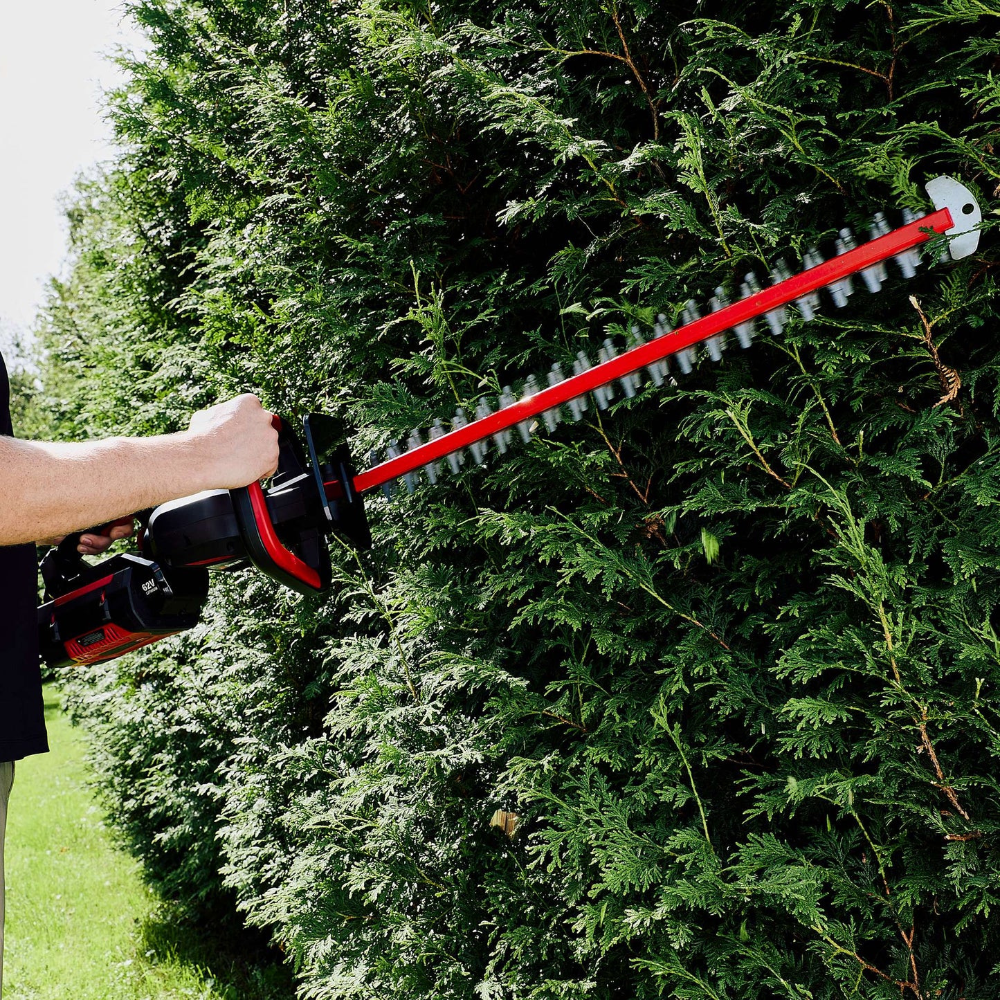 25'' Cordless Electric Hedge Trimmer