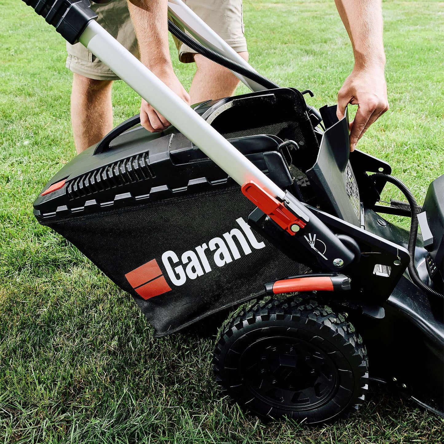 Tondeuse à gazon électrique sans fil de 21 po autopropulsée