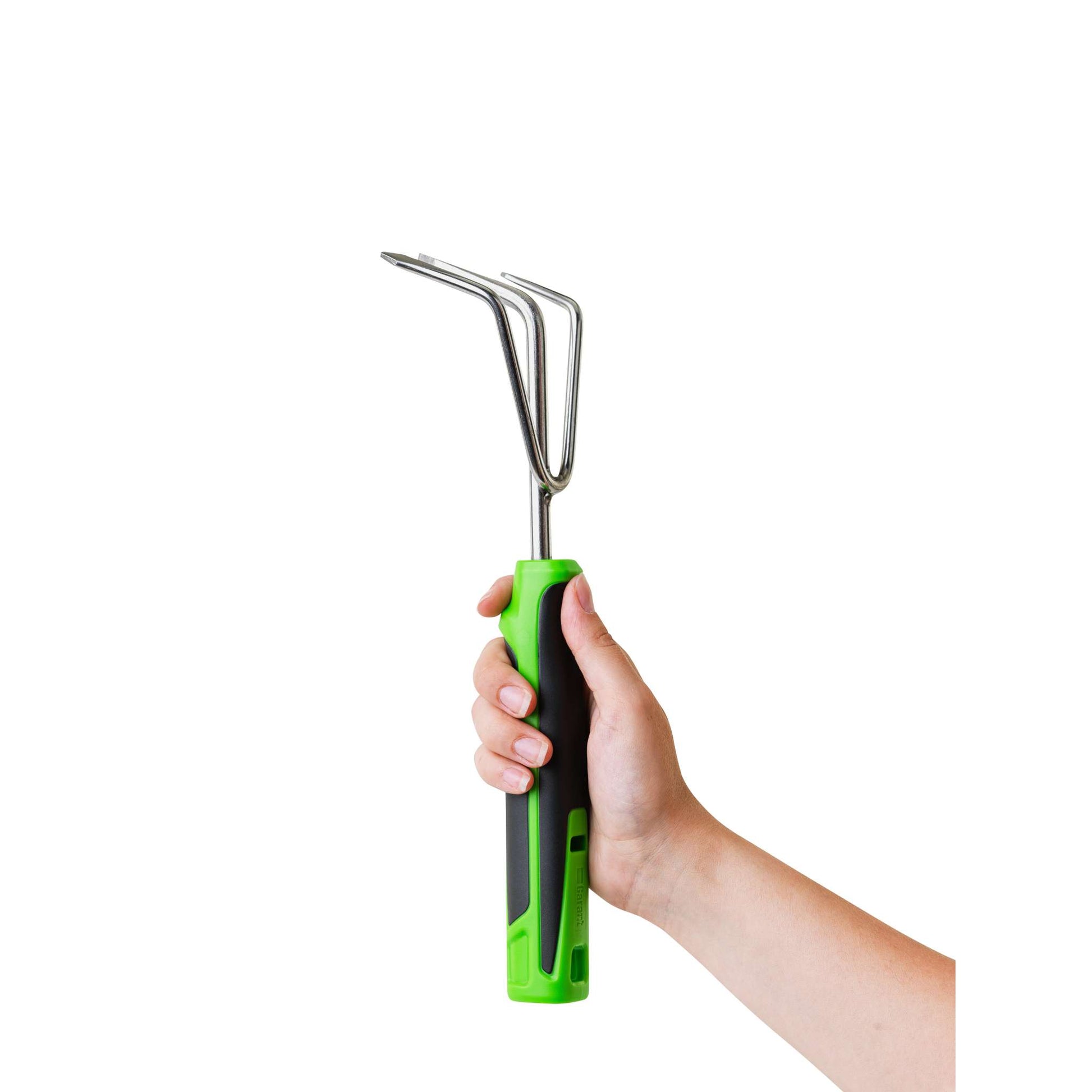 Tips for Using a Hand Cultivator in Tight Spaces: Expert Tricks