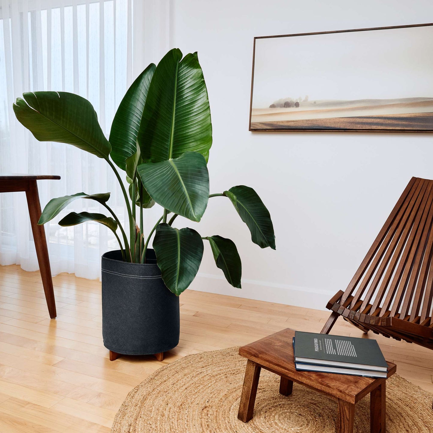 14" Hygge Felt Planter with self-watering system