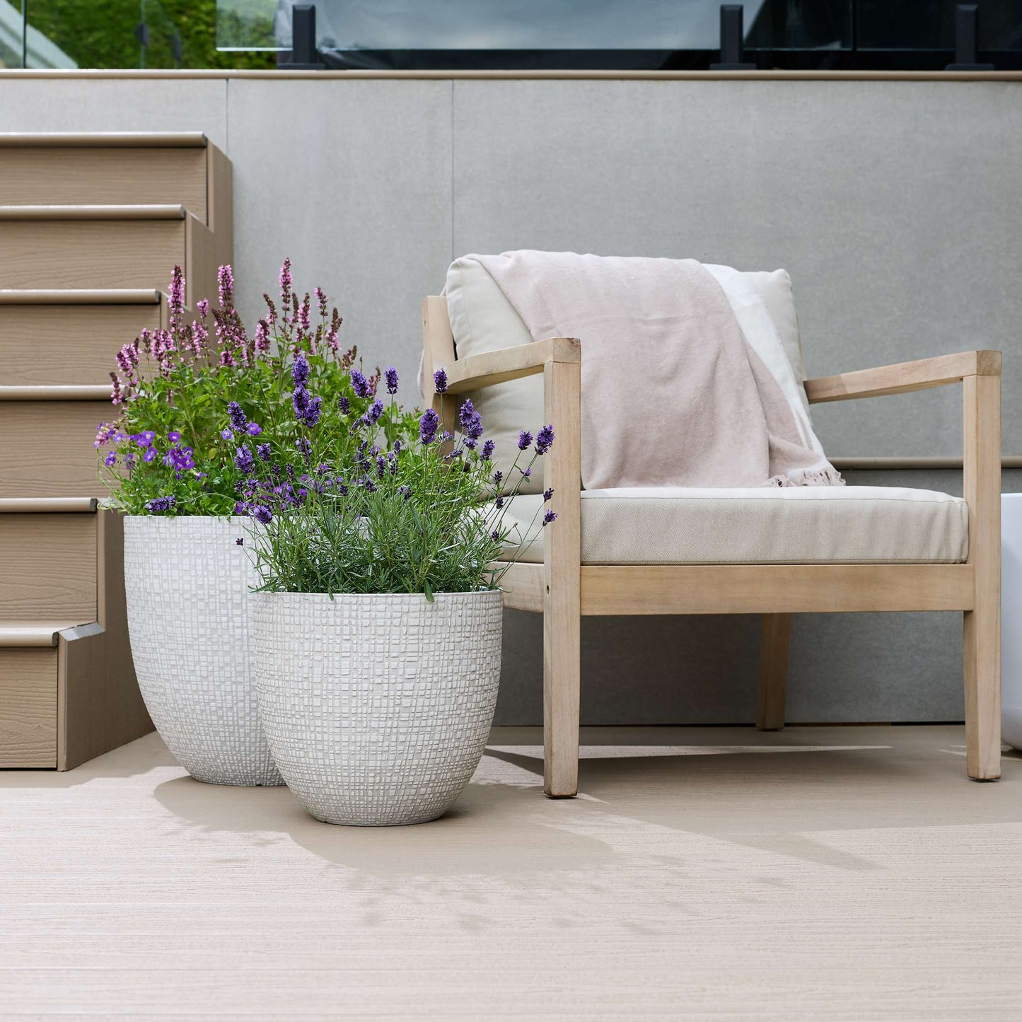 16’’ Riley Planter with fine line stone effect