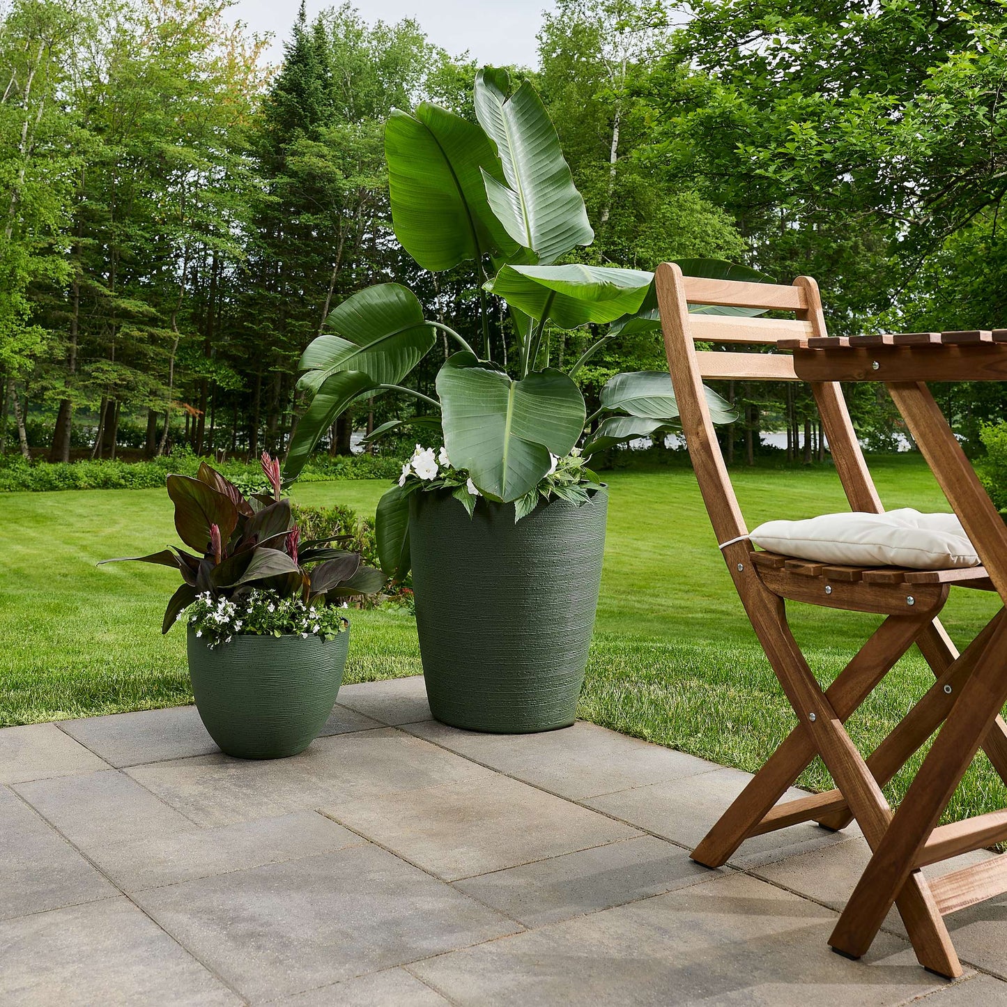 17" Momoka Planter with Stone-Texture Finish