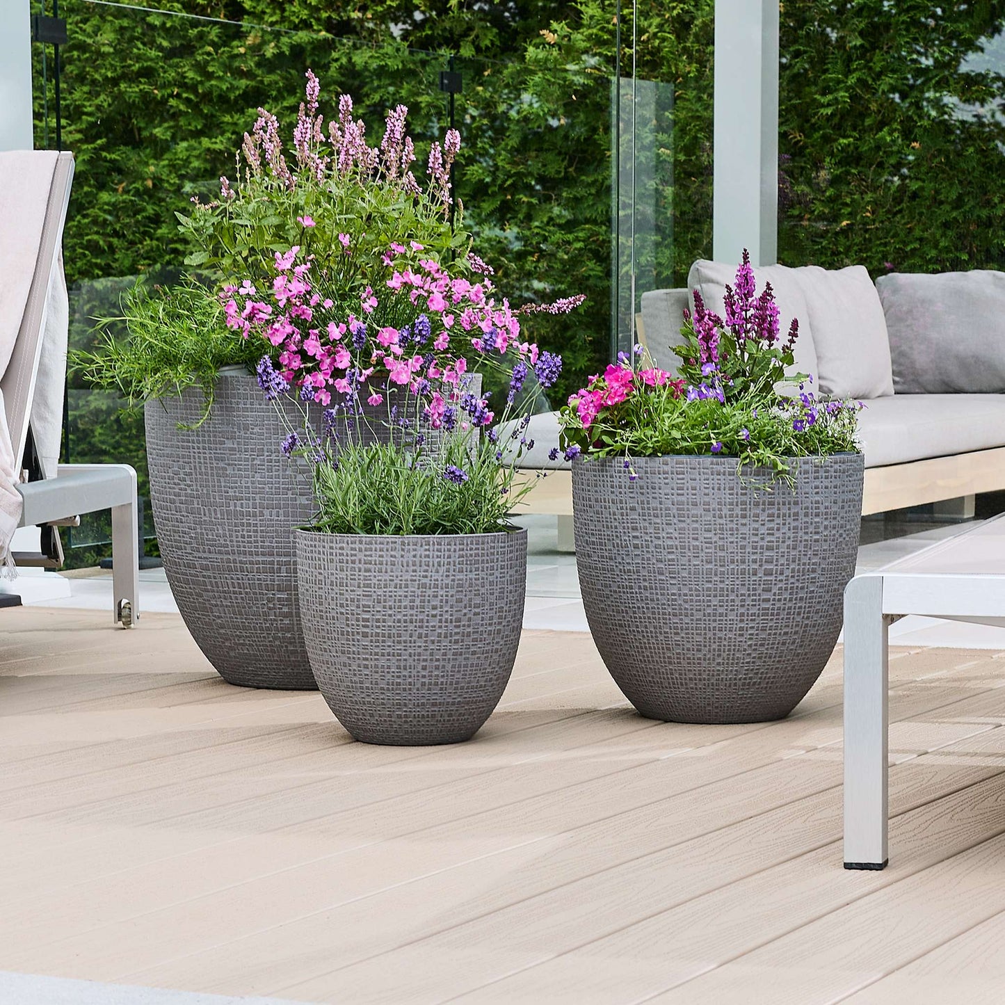 16’’ Riley Planter with fine line stone effect