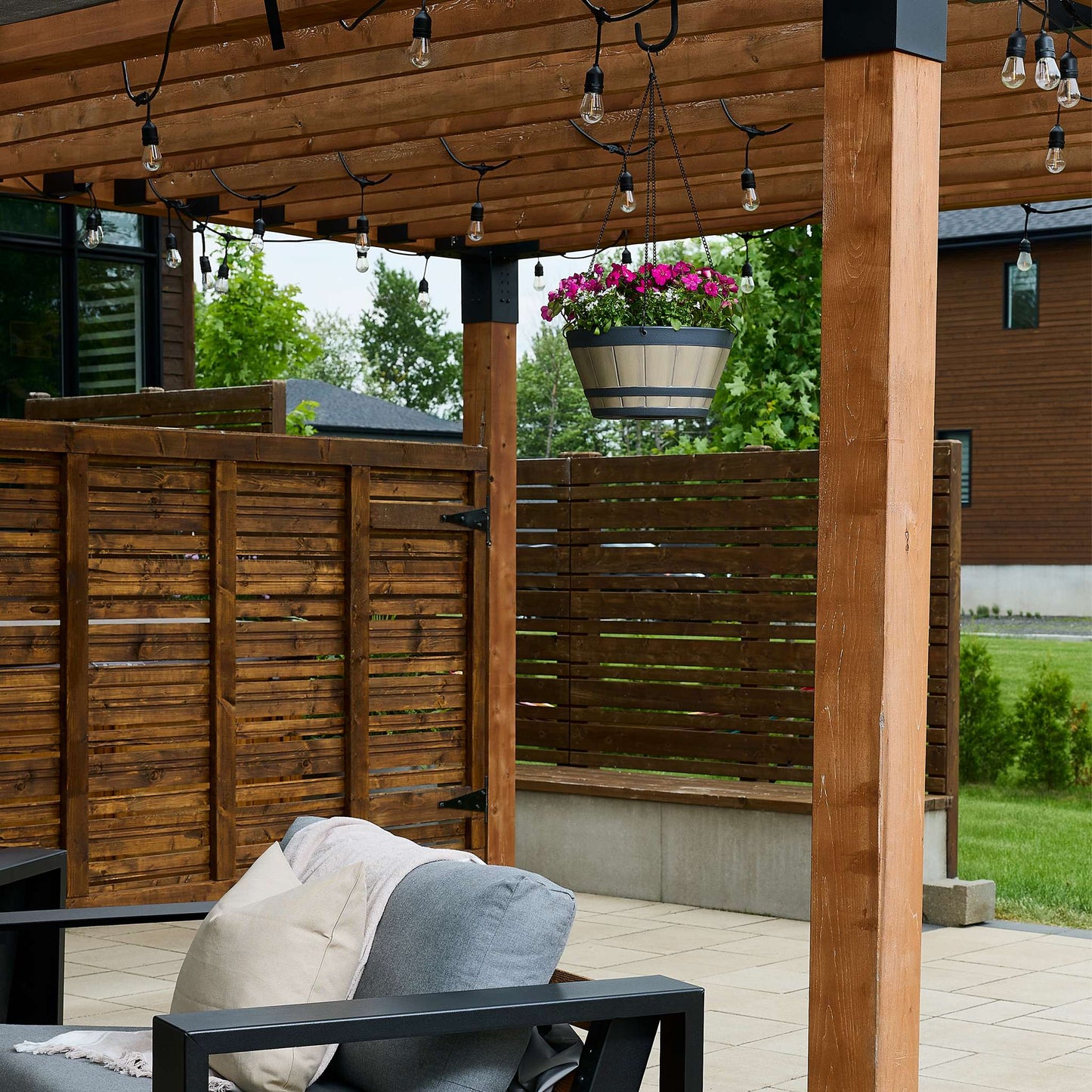 Jardinière suspendue Tennessee Whisky 12 po avec fini effet bois