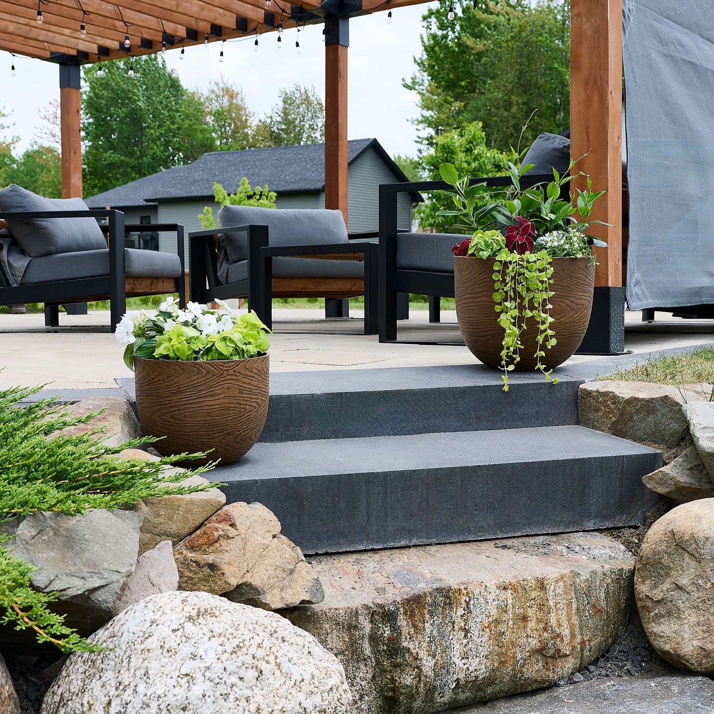 Jardinière Oakmere 16 po avec fini effet bois