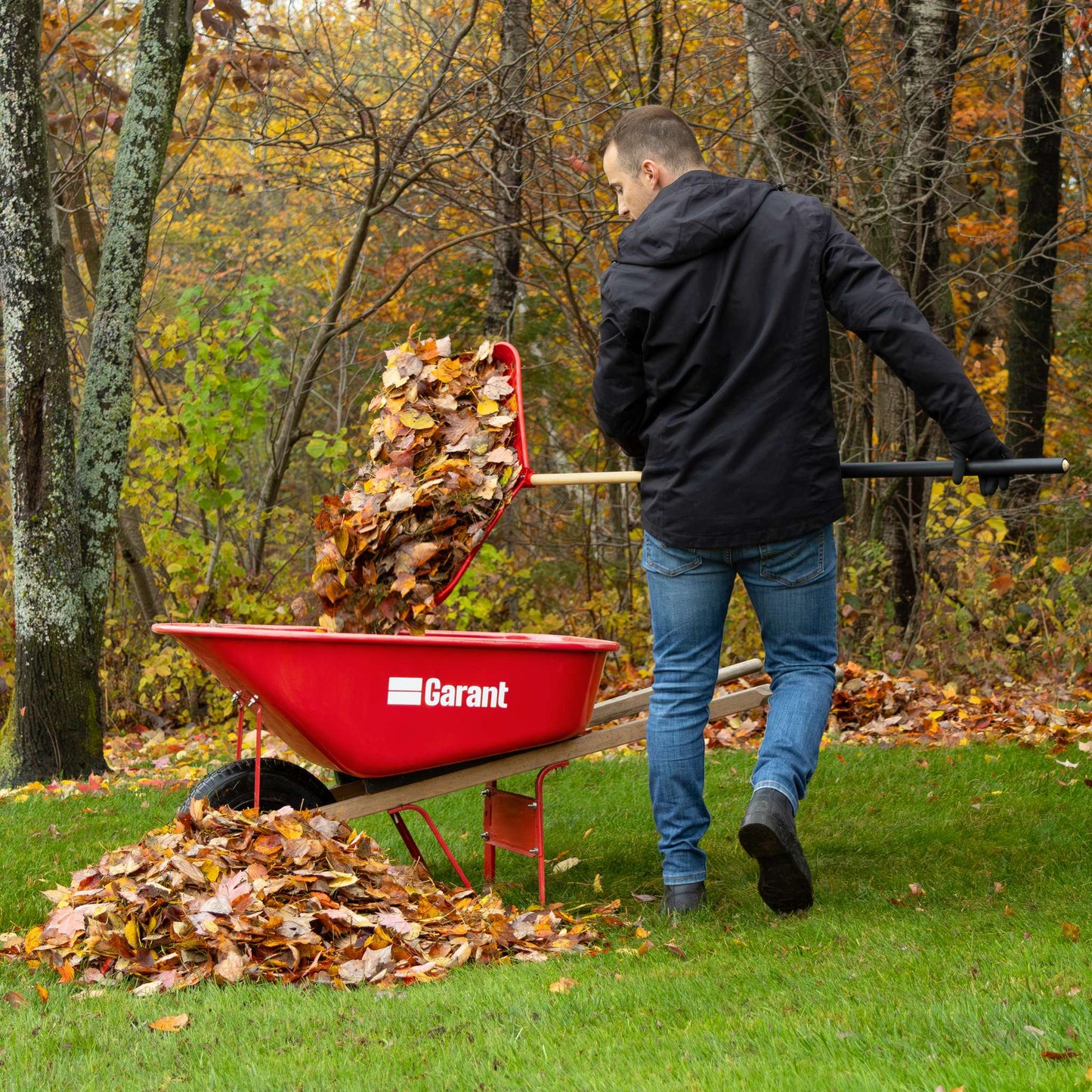 2-in-1 Scooping Leaf Rake