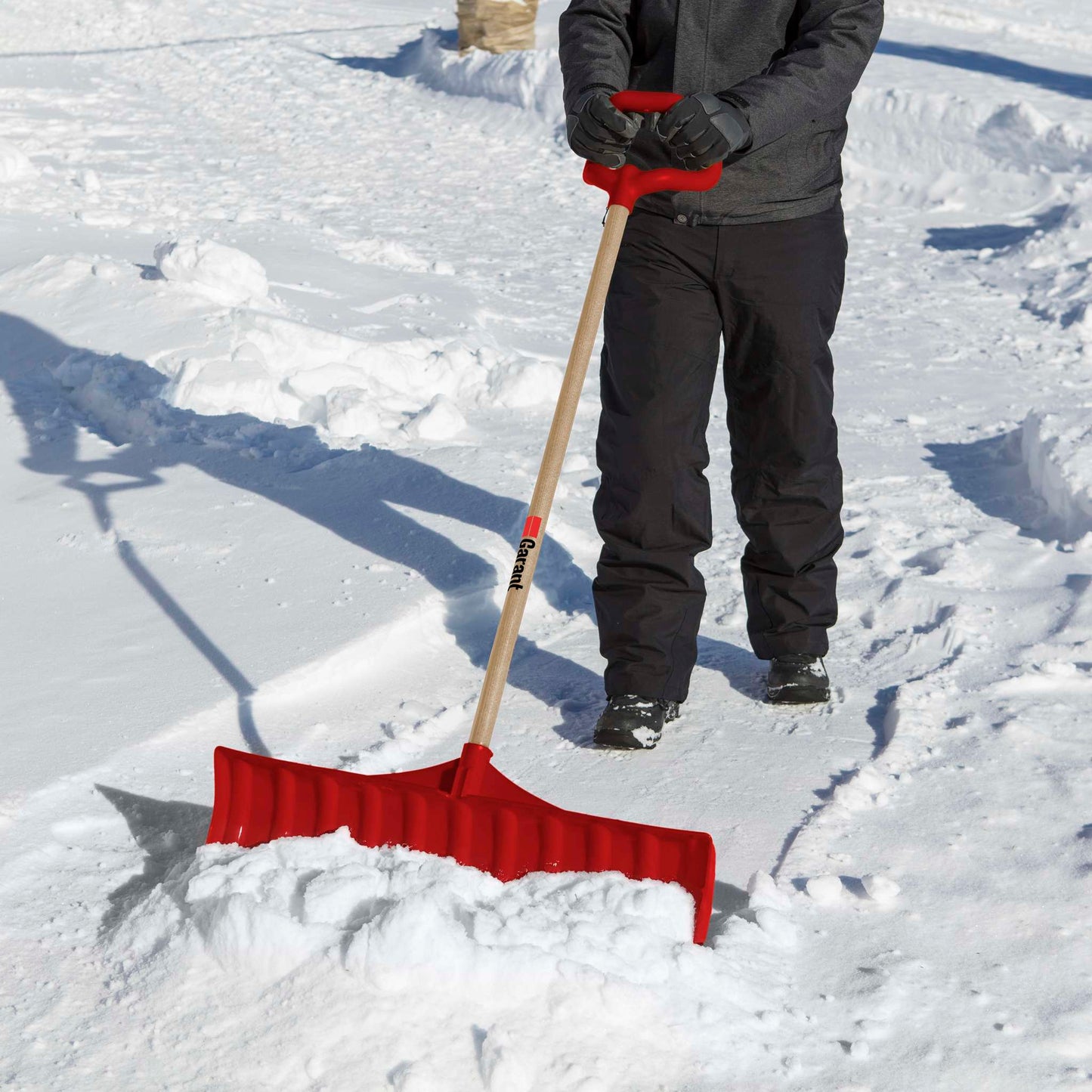 Grattoir à neige, lame en poly de 30 po, poignée versagrip