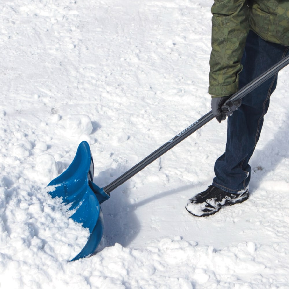 Snow pusher, 22'' poly blade